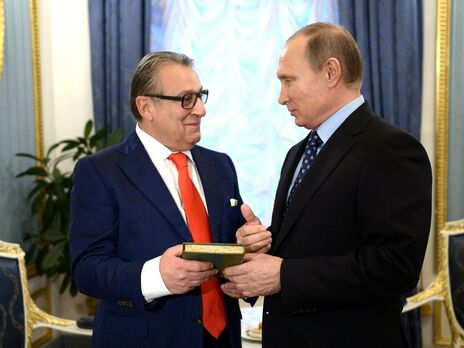 Бывший ближайший друг Путина, миллиардер Пугачев: Как-то выезжаем из Кремля, Путин уже президент. Он говорит: “А можно в театр эстрады заехать Хазанова поздравить? А то я только по телевизору его видел”