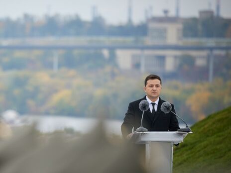 Зеленский: Ахеджакова не виновата в том, что фильм был снят 30 лет назад, а сейчас кто-то сошел с ума. Страдать из-за этого любимые фильмы не должны