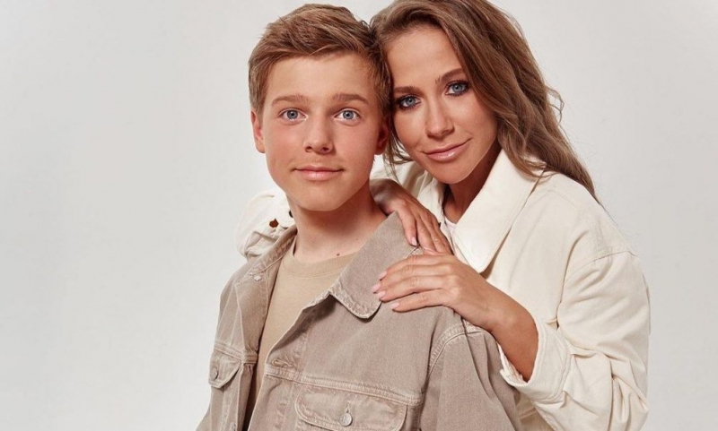 Больше 1 млн рублей за выход на сцену: 15-летний сын Барановской и Аршавина строит карьеру телеведущего