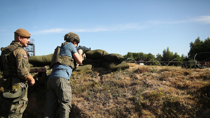 Reuters: поляки в два раза чаще стали посещать военные сборы с 2022 года