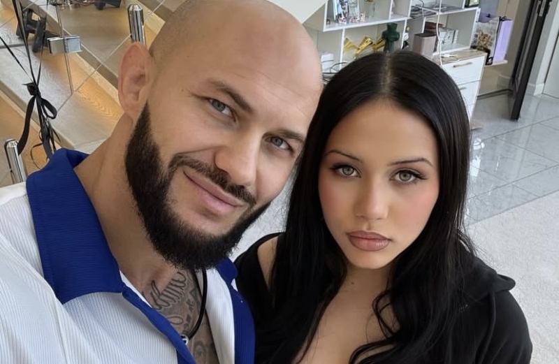 Новости шоу-бизнеса: Джиган пригрозил бойфренду 14-летней дочери, которого рассекретила Оксана Самойлова — БлокнотРУ — Новости шоу-бизнеса. Новости шоу-бизнеса России сегодня. Новости шоу-бизнеса России. Новости шоу-бизнеса России сегодня 2025. Новости шоу бизнеса России сегодня. Новости шоу-бизнеса россии сегодня 2025. Последние новости шоу бизнеса России. Шоу бизнес России сегодня.