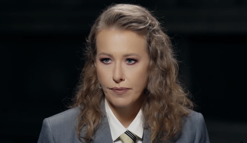 «Я страшно мучаюсь»: Собчак призналась Гордон, почему молчит о своих сотрудниках в колонии